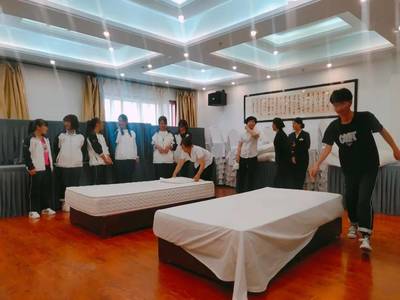 淬炼服务技能，共筑校企未来——凤城大酒店向定西市洮河高级职业中学学生开展酒店服务流程培训圆满结束